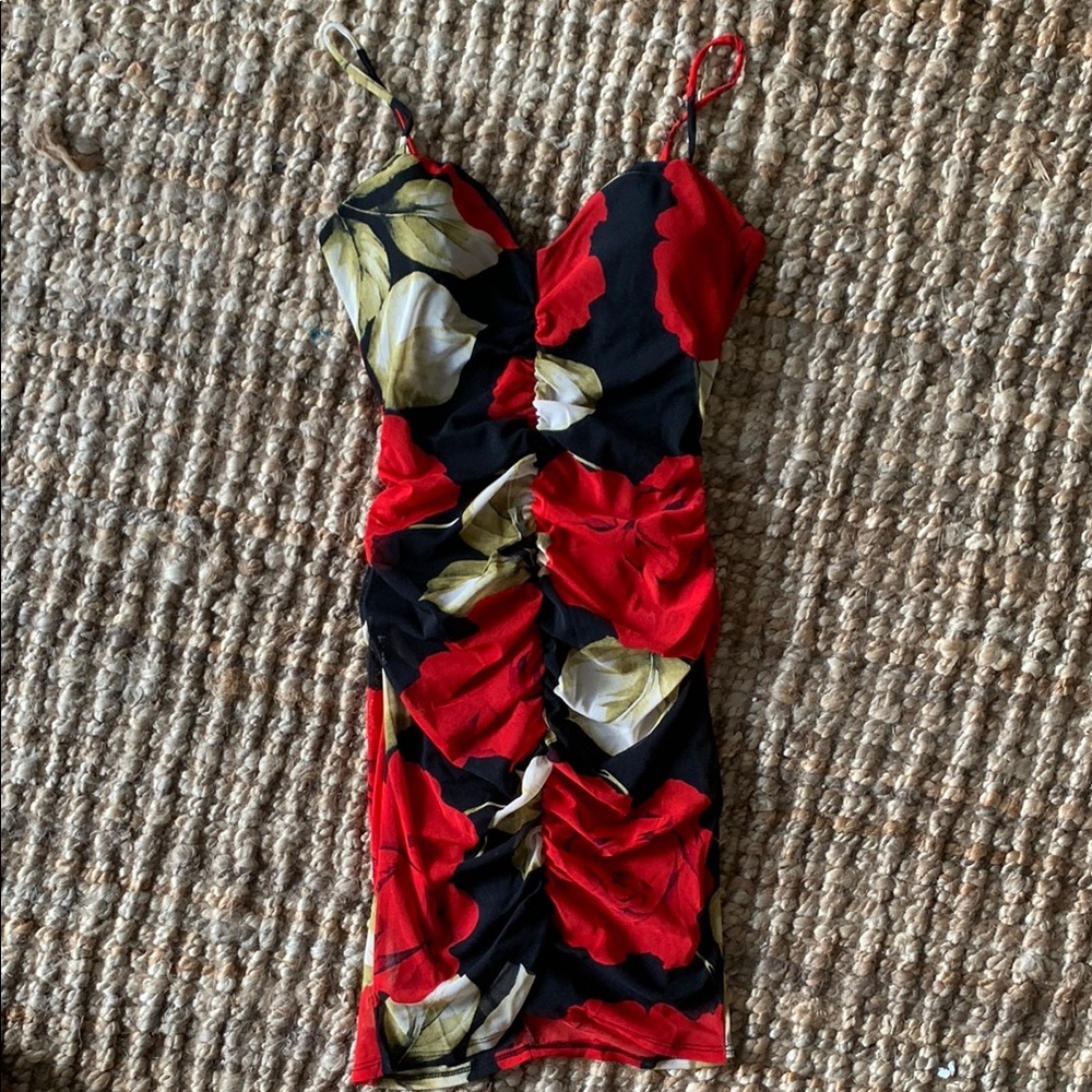 Ruched Mini Dress - NWT 🌹😍